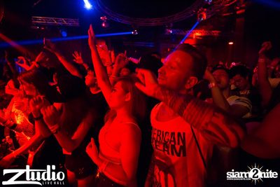 Grey Goose เสนอ TGIF : VINAI ที่ สตูดิโอ ไลฟ์ ฮอลล์ — photo 60