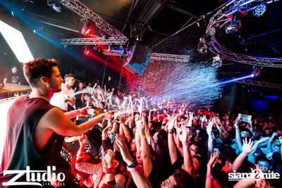 Grey Goose เสนอ TGIF : VINAI ที่ สตูดิโอ ไลฟ์ ฮอลล์ — photo 73