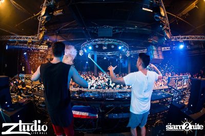 Grey Goose เสนอ TGIF : VINAI ที่ สตูดิโอ ไลฟ์ ฮอลล์ — photo 80
