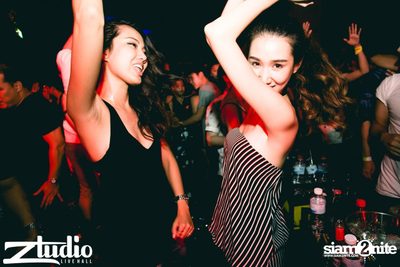 Grey Goose เสนอ TGIF : VINAI ที่ สตูดิโอ ไลฟ์ ฮอลล์ — photo 127