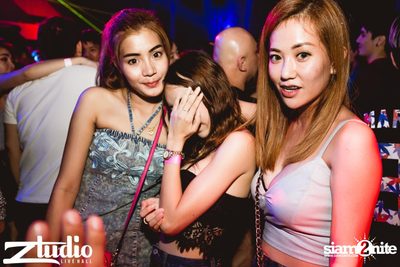 Grey Goose เสนอ TGIF : VINAI ที่ สตูดิโอ ไลฟ์ ฮอลล์ — photo 134