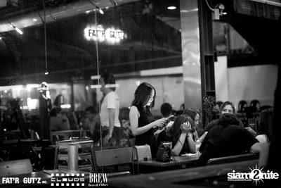 Seenspace Invasion ที่ร้าน Clouds, Fat'R Gut'z และ BREW Beers & Ciders — photo 7