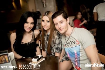 Seenspace Invasion ที่ร้าน Clouds, Fat'R Gut'z และ BREW Beers & Ciders — photo 102