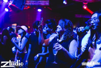 Grey Goose นำเสนอ TGIF : Vicetone ที่ สตูดิโอ ไลฟ์ ฮอลล์ — photo 12