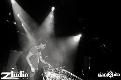 Grey Goose นำเสนอ TGIF : Vicetone ที่ สตูดิโอ ไลฟ์ ฮอลล์ — photo 13