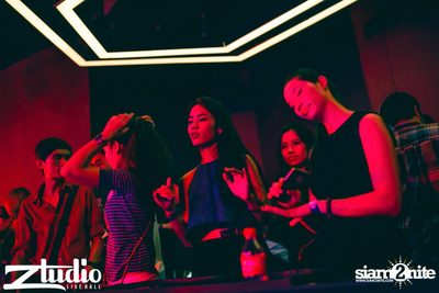Grey Goose นำเสนอ TGIF : Vicetone ที่ สตูดิโอ ไลฟ์ ฮอลล์ — photo 15