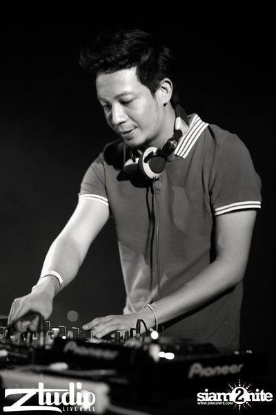 Grey Goose นำเสนอ TGIF : Vicetone ที่ สตูดิโอ ไลฟ์ ฮอลล์ — photo 21