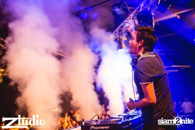 Grey Goose นำเสนอ TGIF : Vicetone ที่ สตูดิโอ ไลฟ์ ฮอลล์ — photo 29