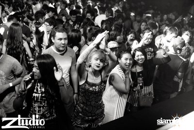 Grey Goose นำเสนอ TGIF : Vicetone ที่ สตูดิโอ ไลฟ์ ฮอลล์ — photo 30