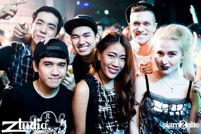 Grey Goose นำเสนอ TGIF : Vicetone ที่ สตูดิโอ ไลฟ์ ฮอลล์ — photo 34