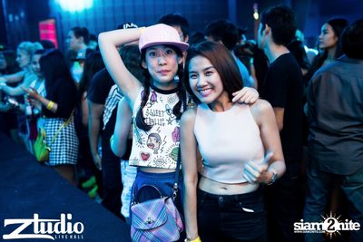 Grey Goose นำเสนอ TGIF : Vicetone ที่ สตูดิโอ ไลฟ์ ฮอลล์ — photo 35