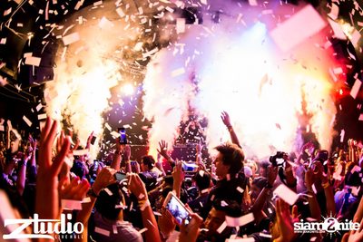 Grey Goose นำเสนอ TGIF : Vicetone ที่ สตูดิโอ ไลฟ์ ฮอลล์ — photo 40