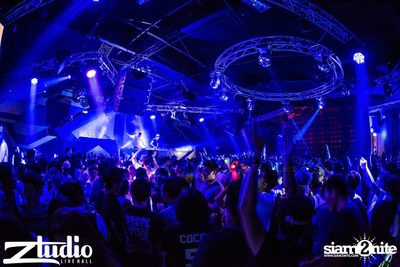 Grey Goose นำเสนอ TGIF : Vicetone ที่ สตูดิโอ ไลฟ์ ฮอลล์ — photo 42