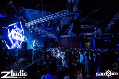 Grey Goose นำเสนอ TGIF : Vicetone ที่ สตูดิโอ ไลฟ์ ฮอลล์ — photo 45
