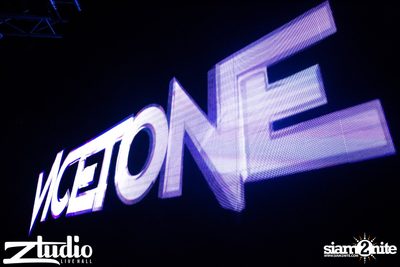Grey Goose นำเสนอ TGIF : Vicetone ที่ สตูดิโอ ไลฟ์ ฮอลล์ — photo 49