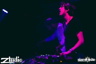 Grey Goose นำเสนอ TGIF : Vicetone ที่ สตูดิโอ ไลฟ์ ฮอลล์ — photo 51