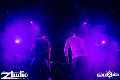 Grey Goose นำเสนอ TGIF : Vicetone ที่ สตูดิโอ ไลฟ์ ฮอลล์ — photo 58