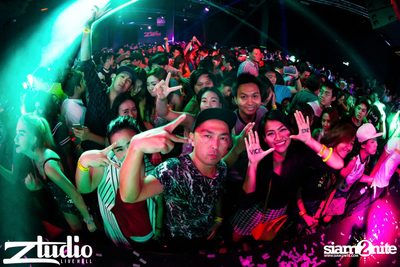 Grey Goose นำเสนอ TGIF : Vicetone ที่ สตูดิโอ ไลฟ์ ฮอลล์ — photo 59