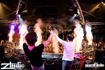 Grey Goose นำเสนอ TGIF : Vicetone ที่ สตูดิโอ ไลฟ์ ฮอลล์ — photo 63