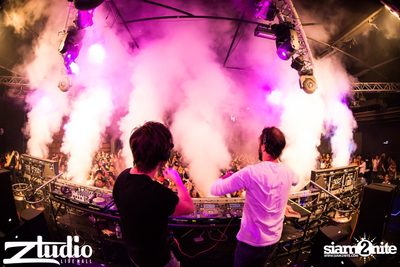 Grey Goose นำเสนอ TGIF : Vicetone ที่ สตูดิโอ ไลฟ์ ฮอลล์ — photo 64