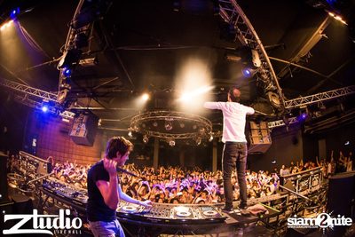 Grey Goose นำเสนอ TGIF : Vicetone ที่ สตูดิโอ ไลฟ์ ฮอลล์ — photo 65