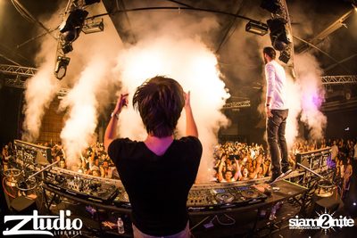 Grey Goose นำเสนอ TGIF : Vicetone ที่ สตูดิโอ ไลฟ์ ฮอลล์ — photo 67