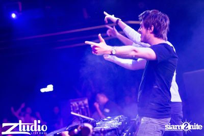 Grey Goose นำเสนอ TGIF : Vicetone ที่ สตูดิโอ ไลฟ์ ฮอลล์ — photo 69
