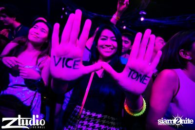 Grey Goose นำเสนอ TGIF : Vicetone ที่ สตูดิโอ ไลฟ์ ฮอลล์ — photo 77
