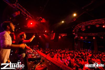 Grey Goose นำเสนอ TGIF : Vicetone ที่ สตูดิโอ ไลฟ์ ฮอลล์ — photo 78