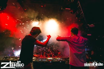 Grey Goose นำเสนอ TGIF : Vicetone ที่ สตูดิโอ ไลฟ์ ฮอลล์ — photo 83