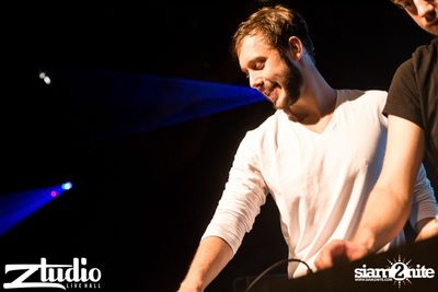 Grey Goose นำเสนอ TGIF : Vicetone ที่ สตูดิโอ ไลฟ์ ฮอลล์ — photo 91