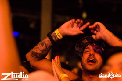 Grey Goose นำเสนอ TGIF : Vicetone ที่ สตูดิโอ ไลฟ์ ฮอลล์ — photo 94