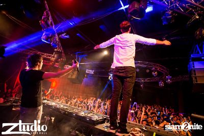 Grey Goose นำเสนอ TGIF : Vicetone ที่ สตูดิโอ ไลฟ์ ฮอลล์ — photo 102