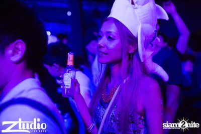 Grey Goose นำเสนอ TGIF : Vicetone ที่ สตูดิโอ ไลฟ์ ฮอลล์ — photo 106