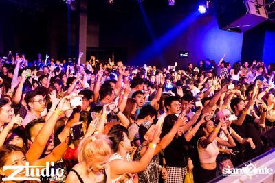 Grey Goose นำเสนอ TGIF : Vicetone ที่ สตูดิโอ ไลฟ์ ฮอลล์ — photo 107