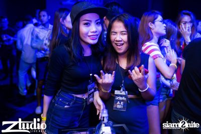 Grey Goose นำเสนอ TGIF : Vicetone ที่ สตูดิโอ ไลฟ์ ฮอลล์ — photo 118