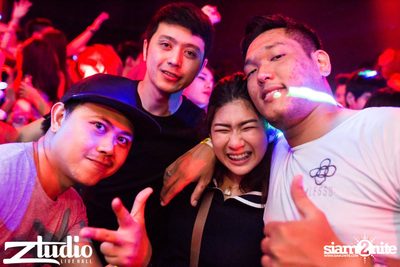 Grey Goose นำเสนอ TGIF : Vicetone ที่ สตูดิโอ ไลฟ์ ฮอลล์ — photo 132