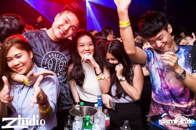 Grey Goose นำเสนอ TGIF : Vicetone ที่ สตูดิโอ ไลฟ์ ฮอลล์ — photo 138