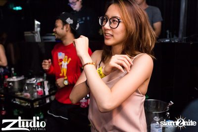 Grey Goose นำเสนอ TGIF : Vicetone ที่ สตูดิโอ ไลฟ์ ฮอลล์ — photo 141