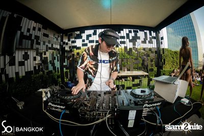 SO POOL PARTY ที่ เดอะ วอเตอร์ คลับ,โซฟิเทล โซ — photo 36