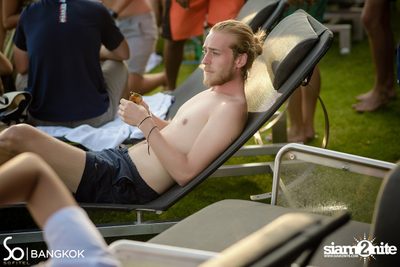 SO POOL PARTY ที่ เดอะ วอเตอร์ คลับ,โซฟิเทล โซ — photo 45