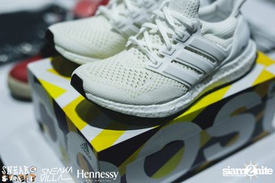 SneakaVilla & Hennessy pres. Sneak the Street at EmQuartier — photo 398