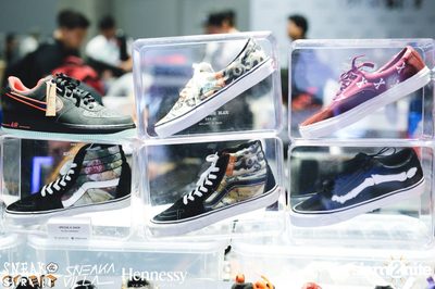 SneakaVilla & Hennessy pres. Sneak the Street at EmQuartier — photo 403