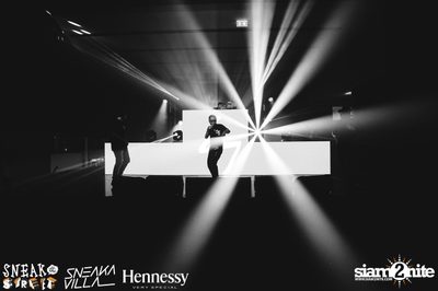 SneakaVilla & Hennessy pres. Sneak the Street at EmQuartier — photo 439