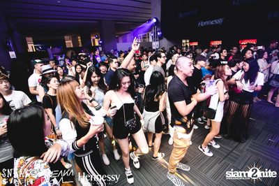 SneakaVilla & Hennessy pres. Sneak the Street at EmQuartier — photo 263