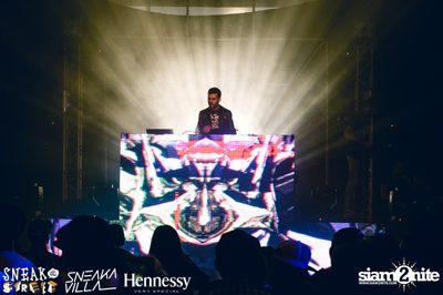 SneakaVilla & Hennessy pres. Sneak the Street at EmQuartier — photo 276