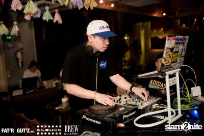 Seenspace Invasion ที่ร้าน Clouds, Fat'R Gut'z และ BREW Beers & Ciders — photo 20