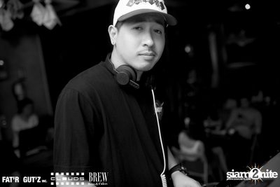 Seenspace Invasion ที่ร้าน Clouds, Fat'R Gut'z และ BREW Beers & Ciders — photo 21
