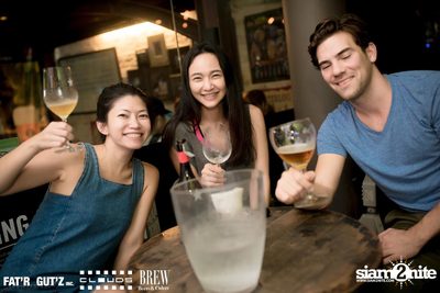 Seenspace Invasion ที่ร้าน Clouds, Fat'R Gut'z และ BREW Beers & Ciders — photo 22