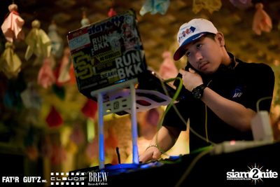 Seenspace Invasion ที่ร้าน Clouds, Fat'R Gut'z และ BREW Beers & Ciders — photo 32